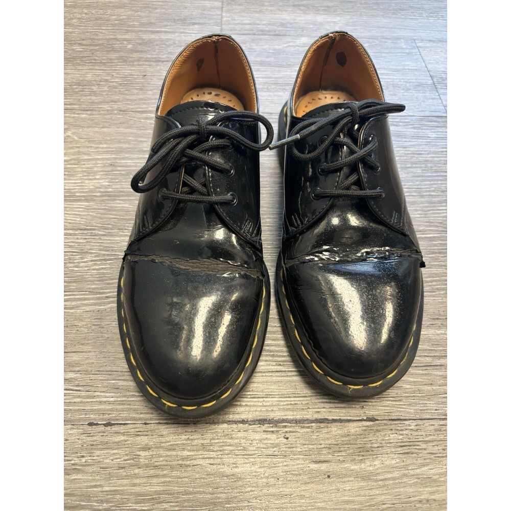 Dr. Martens 1461 Oxfords in a US Men's size 9